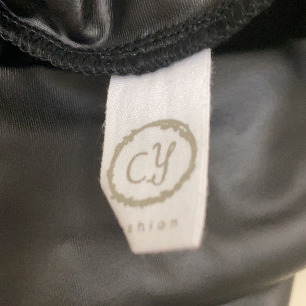 Boutique with Grace Soft & Stretchy Faux Leather Leggings NIP - Picture 8 of 11
